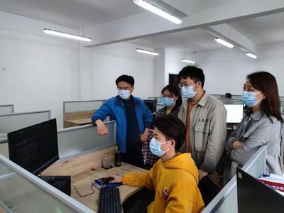 国产BIM新星耀 学子斩获首届高校邀请赛一等奖，彰显社会经济信息咨询服务新潜力